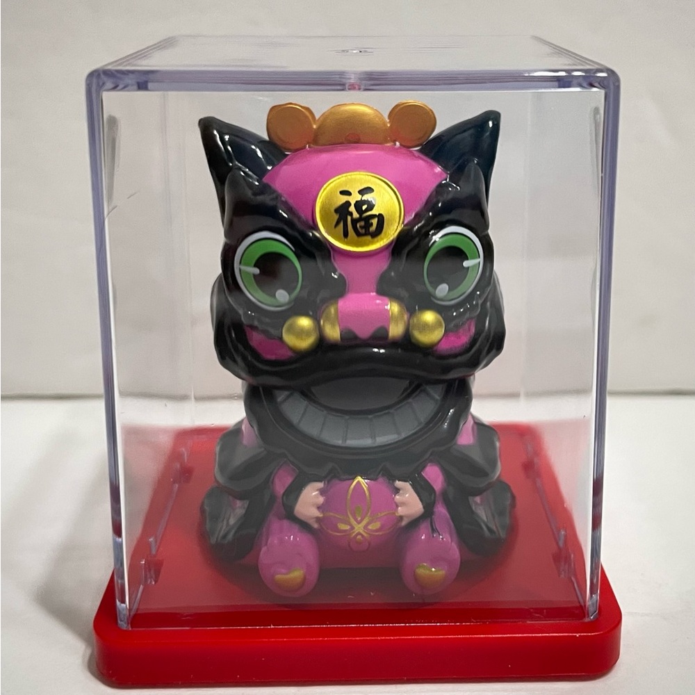 Solar powered Lion Dance Toy Figuire 2.5”H,New!
